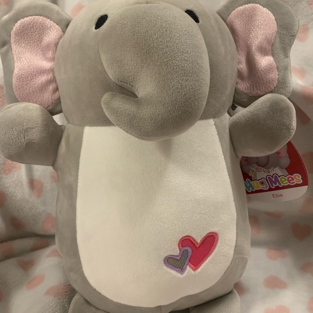Ellie Squishmallow